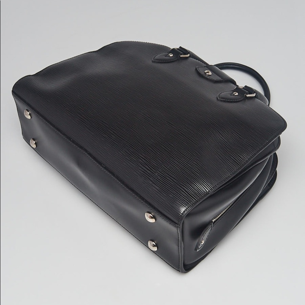 LOUIS VUITTON
Black Epi Leather Pont-Neuf GM Bag - Picture 4 of 7